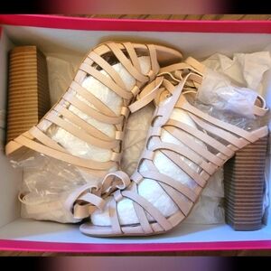 Shoe dazzle strappy high heel shoes size 7.5 NEW